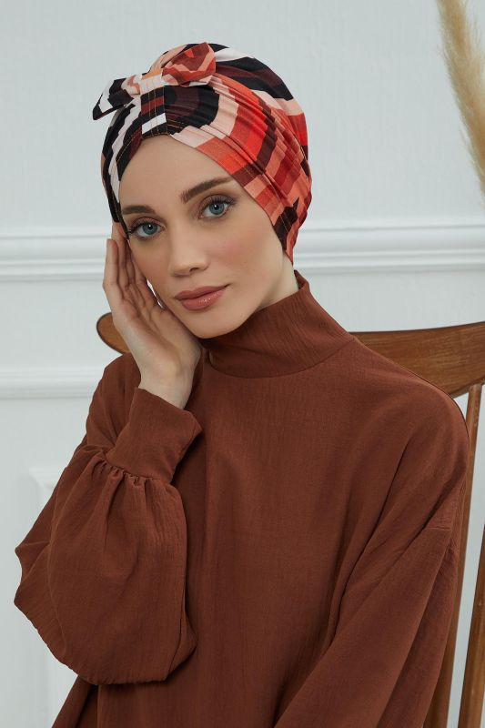 غطاء محرك السيارة منقوش مع القوس في الأمام، نموذج B-7YD 35 - 1