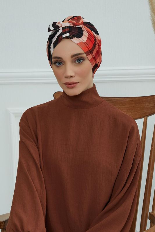 غطاء محرك السيارة منقوش مع القوس في الأمام، نموذج B-7YD 35 - 2