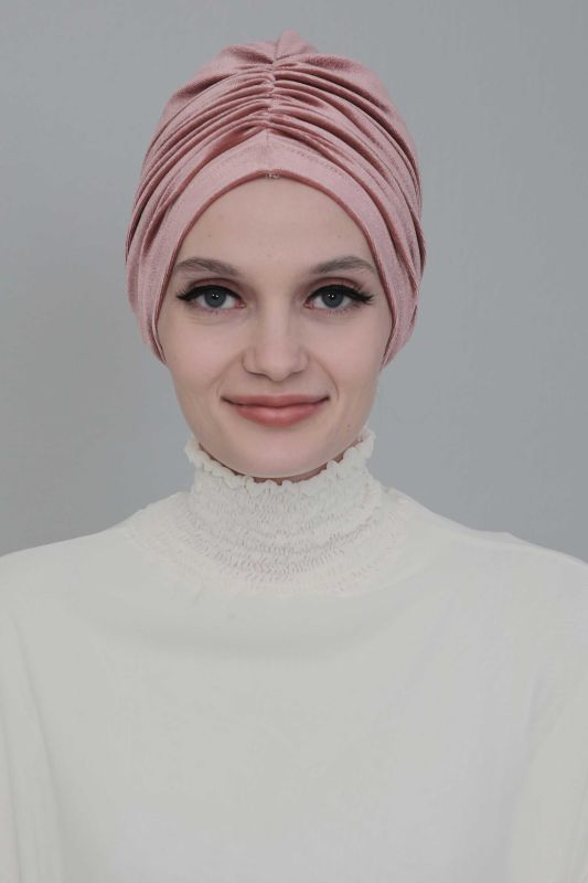 بونيه مخملي، B-64 داستي روز - 1