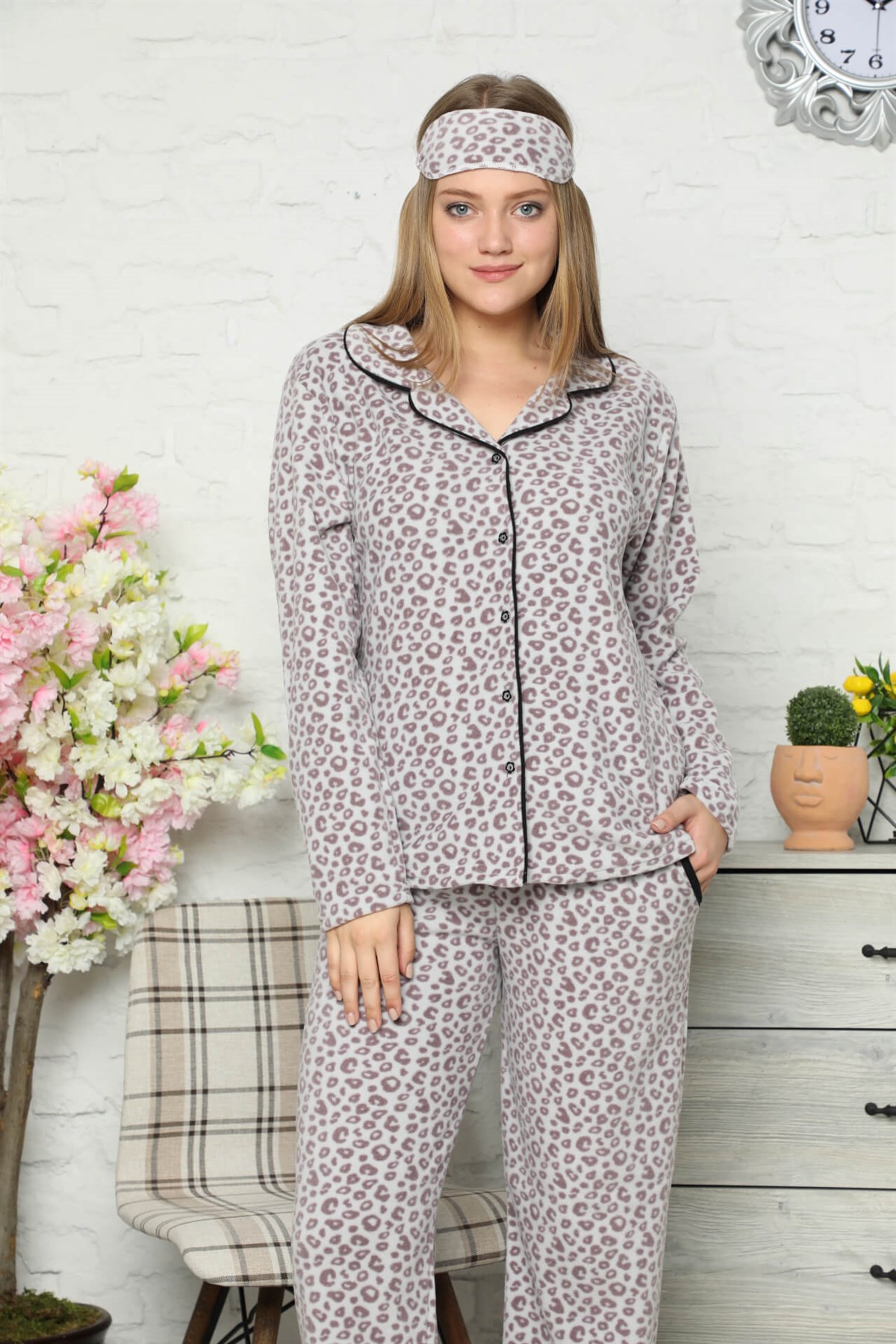 Moda Çizgi Polar Önden Düğmeli Kadın Pijama Takımı 8082 - L